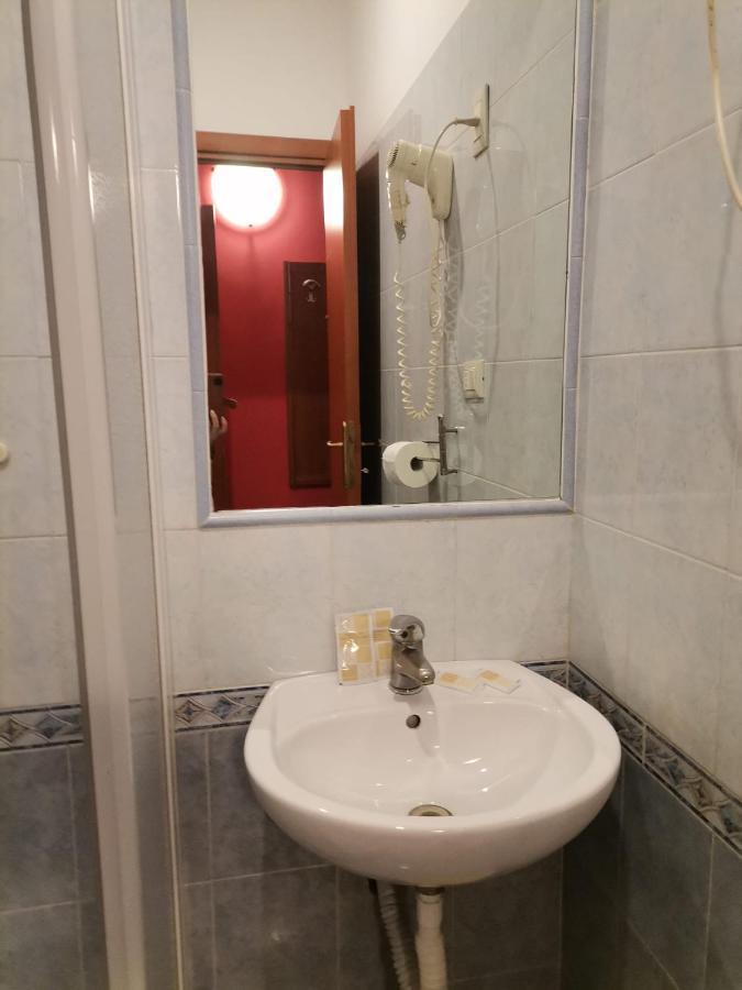 Roma Termini Tina Ya B&B Exterior foto