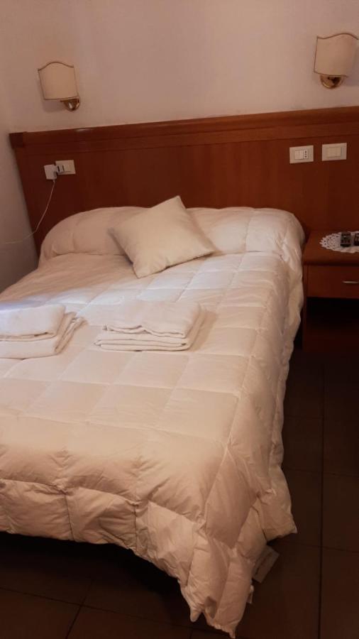Roma Termini Tina Ya B&B Exterior foto