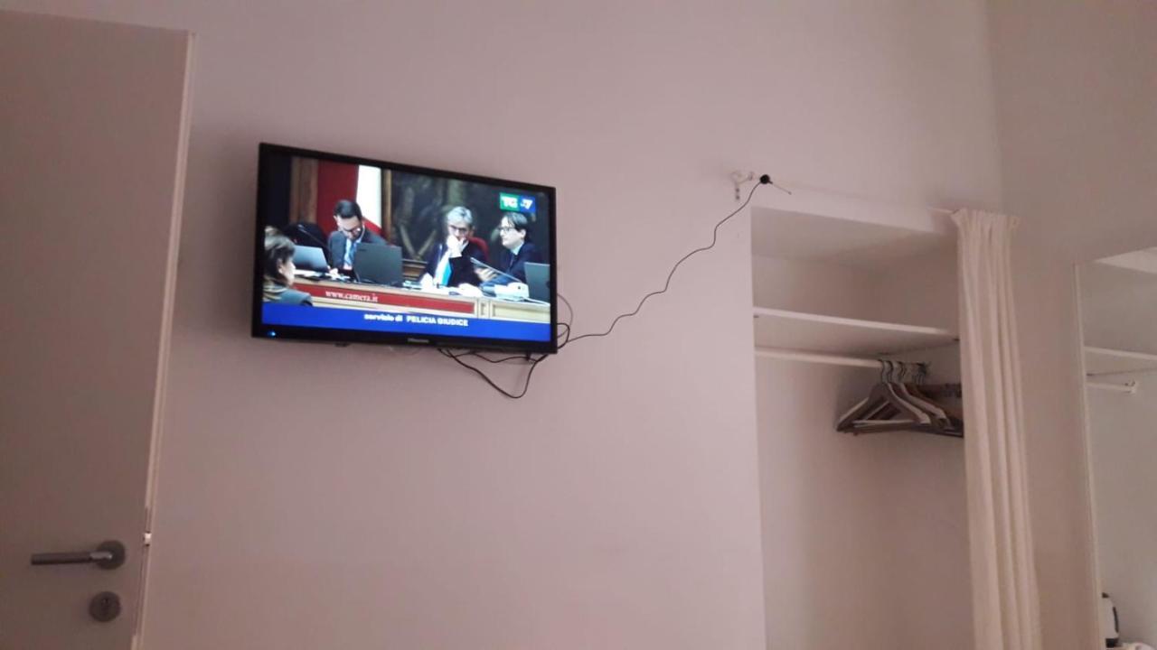 Roma Termini Tina Ya B&B Habitación foto